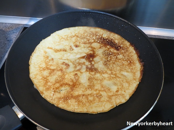 Efter lidt hvil, bages der pandekager