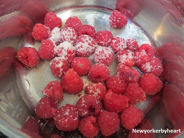 hindbær til den lækre sirup til panna cotta