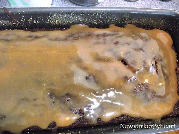 øler af og smøres på den afkølede kage