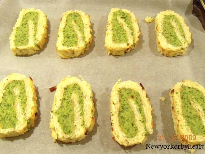 Kartoffelroulade skæres i skiver og varmes