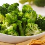 billede med dampet broccoli