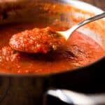 billede med hjemmelavet tomatsauce