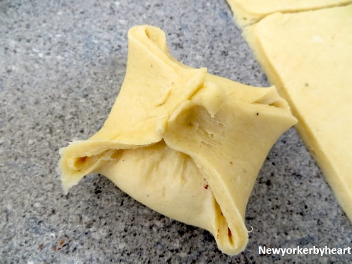 dejen til dine fastelavnsboller samles i hjørnerne