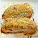 bagt laksefilet med creme fraiche og dild